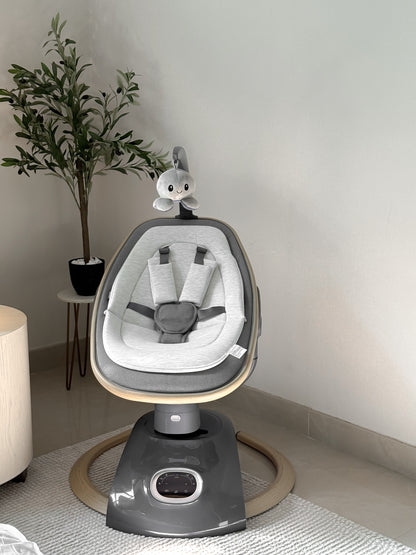 Cozy baby swing 🤍