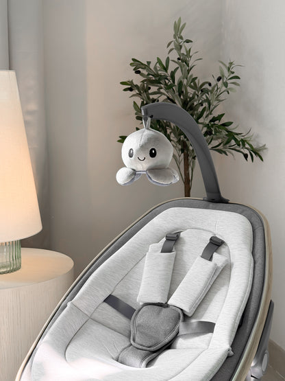 Cozy baby swing 🤍