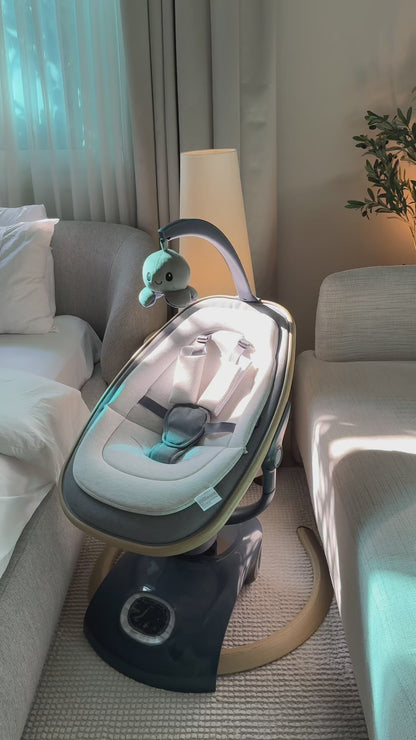 Cozy baby swing 🤍